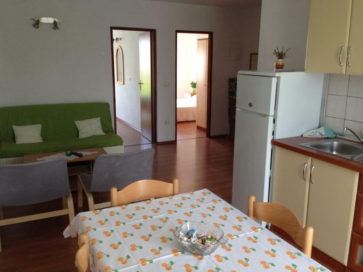 Apartment Leo Ровінь Екстер'єр фото