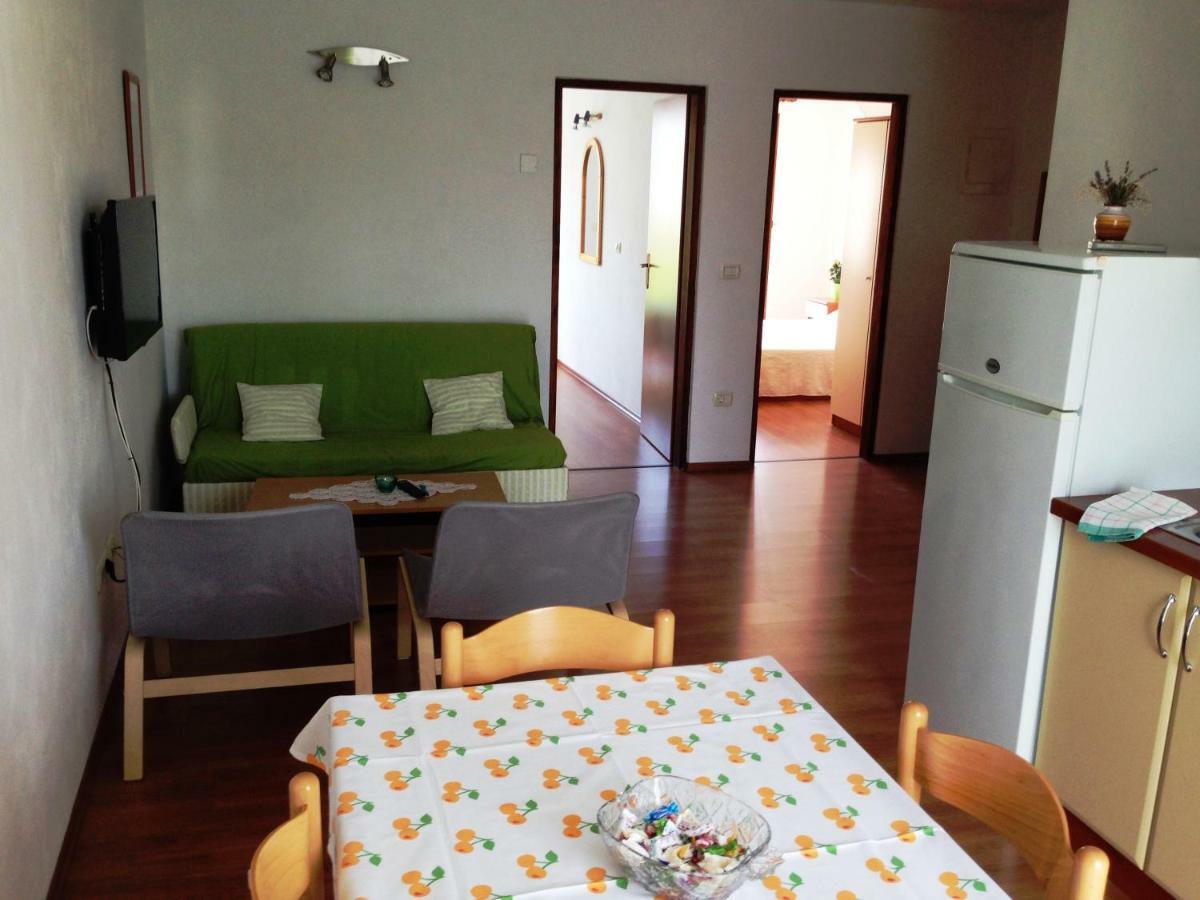 Apartment Leo Ровінь Екстер'єр фото